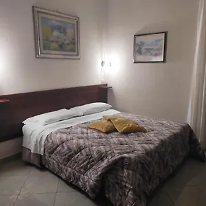 Mara's House Guest house